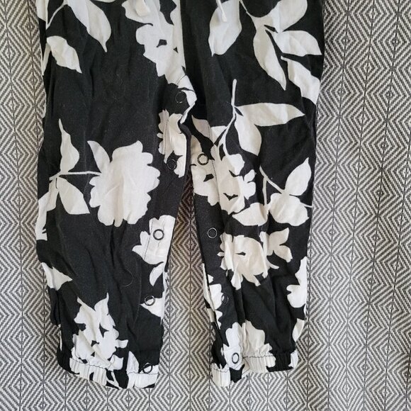 Crazy 8 Black And White Floral Romper Size 3T - Picture 12 of 13